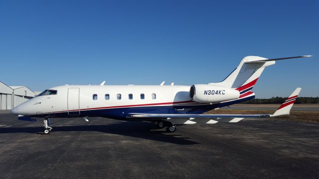 Bombardier Challenger 300 (N304KC)