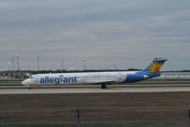 McDonnell Douglas MD-88 (N414NV)