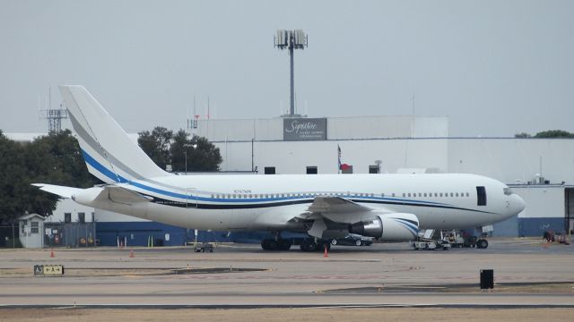 BOEING 767-200 (N767MW)