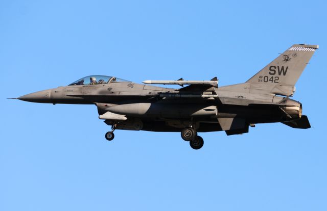 Lockheed F-16 Fighting Falcon (94-0042)