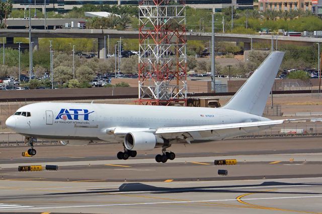 BOEING 767-200 (N762CX) - Air Transport International 767-232 N762CX at Phoenix Sky Harbor on April 29, 2018.