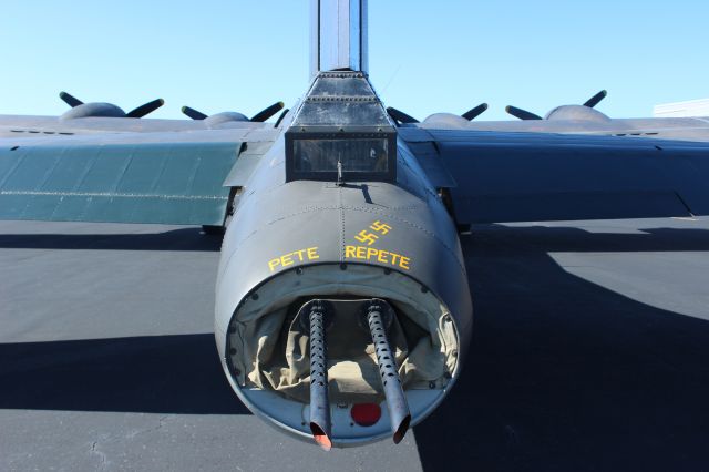 Boeing B-17 Flying Fortress (N3703G)