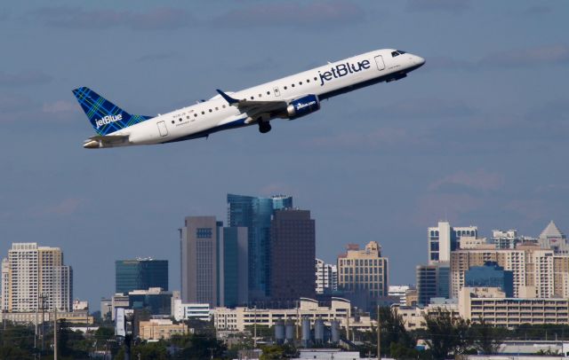 Embraer ERJ-190 (N281JB)