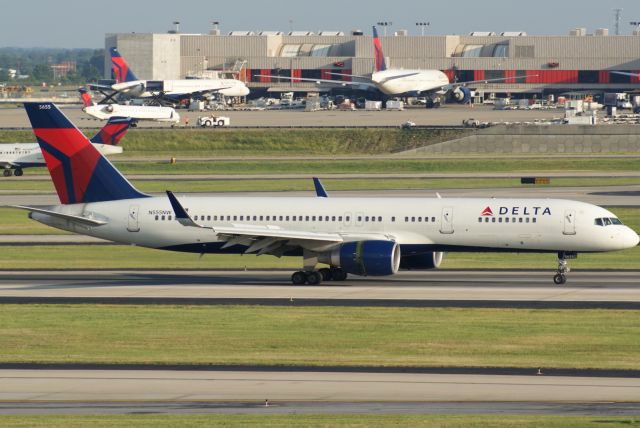 Boeing 757-200 (N555NW)