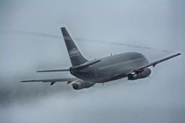 Boeing 737-200 (MBK790)