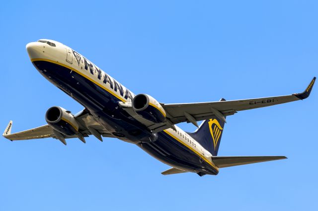 Boeing 737-800 (EI-EBI)