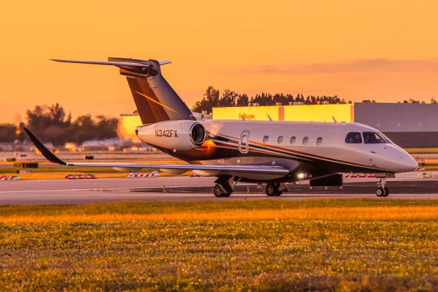 Embraer Legacy 450 (N342FX)