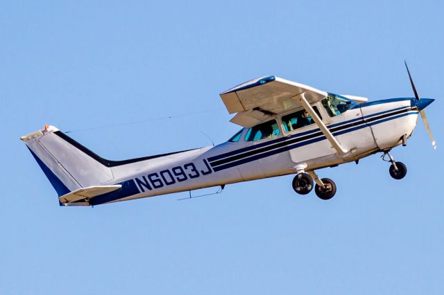 Cessna Skyhawk (N6093J)