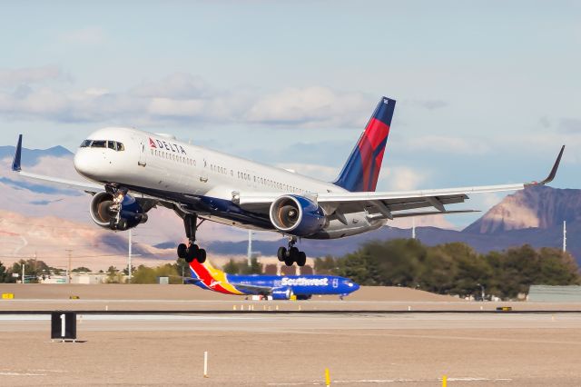 Boeing 757-200 (N555NW)