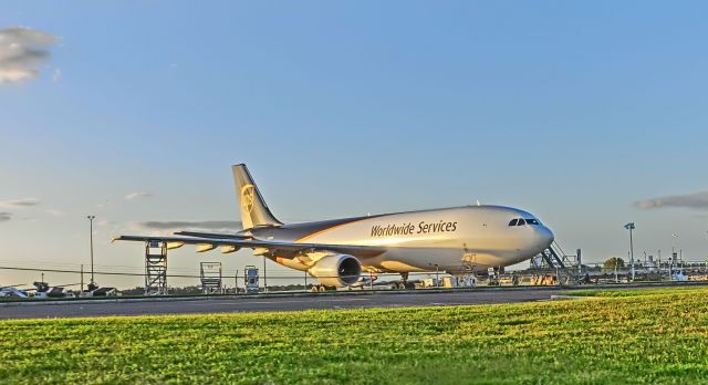 Airbus A300F4-600 (N125UP)