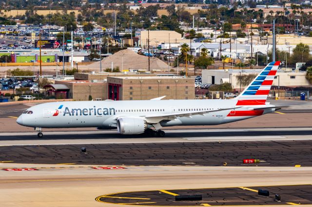 Boeing 787-9 Dreamliner (N835AN) - American Airlines 787-9 taking off from PHX on 12/19/22. Taken with a Canon R7 and Tamron 70-200 G2 lens.