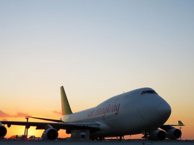 Boeing 747-400 (B-HUR)