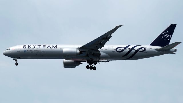 BOEING 777-300 (PK-GII)