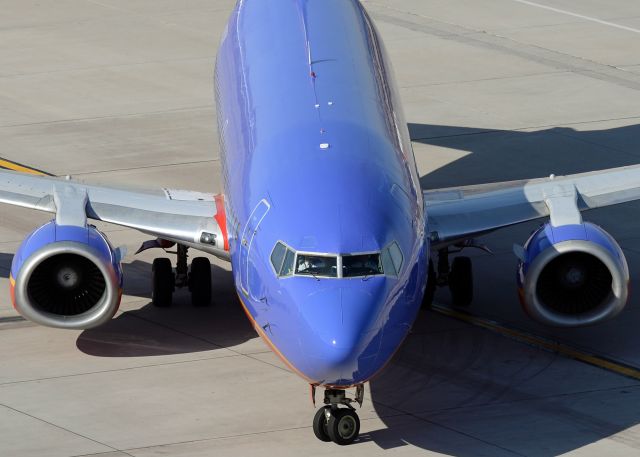 BOEING 737-300 (N389SW)