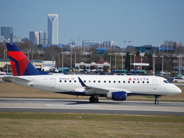 Embraer 170/175 (N749CZ) - Take-off roll 18C - 2/28/12