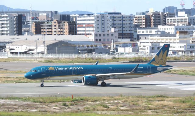 Airbus A321 (VNA-616) - Blasting off from Fukuoka to Hanoi