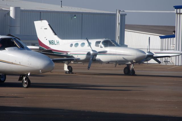 Cessna 421 (N6LH)