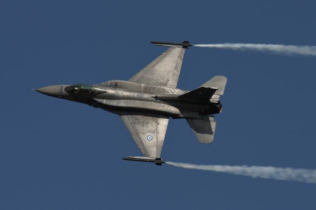 Lockheed F-16 Fighting Falcon —