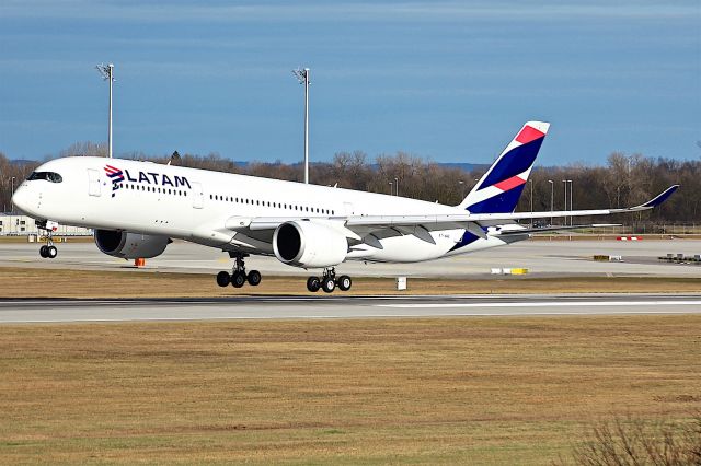 Airbus A350-900 (A7-AMB)