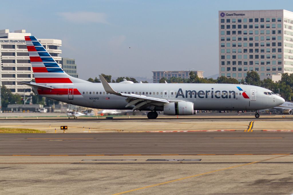 Boeing 737-800 (N314PD)