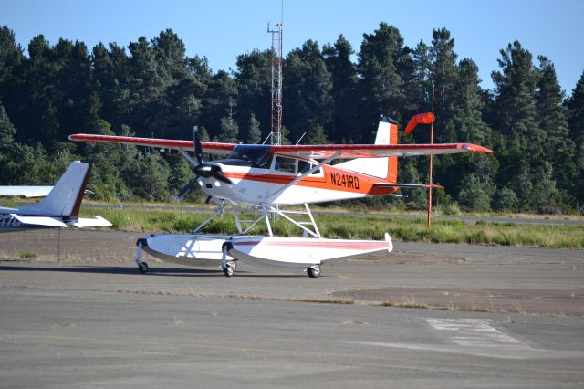 Cessna Skywagon (N241RD) - Taxiing for Fuel. Beautiful plane, what a nice surprise to see this evening.