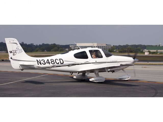 Cirrus SR-22 (N348CD)