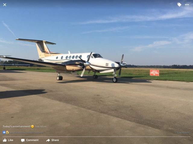 Beechcraft Super King Air 200 (N21BD)