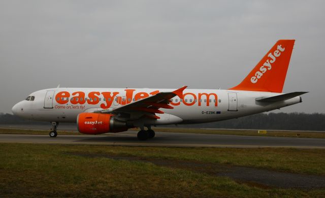Airbus A319 (G-EZBK)
