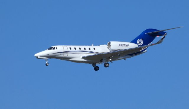 Cessna Citation X (N527NP) - On final is this 2004 Cessna Citation 750 in the Autumn of 2019.