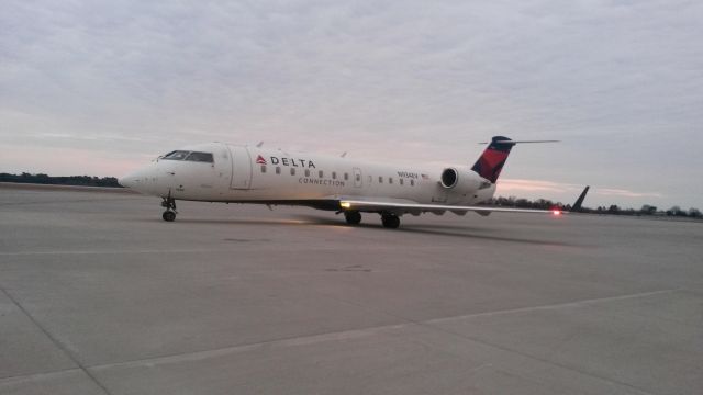 Canadair Regional Jet CRJ-200 (N934EV)