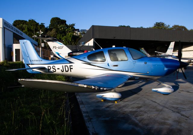 Cirrus SR-22 (PS-JDF)