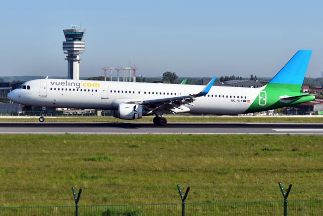 Airbus A321 (EC-NLX)