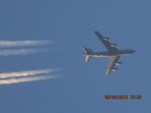 Boeing C-135FR Stratotanker (63-8037)