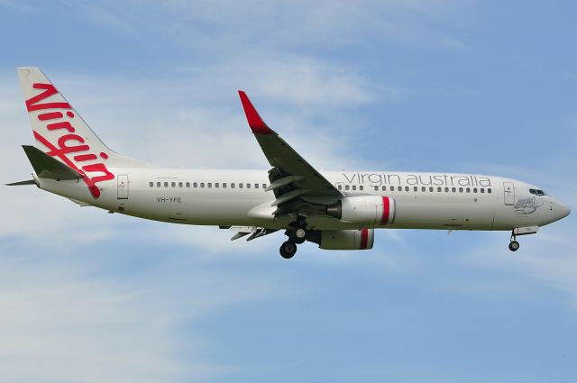 Boeing 737-800 (VH-YFE)