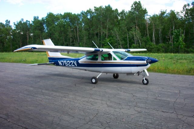 Cessna Cardinal (N7522V)