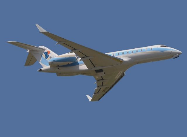 Bombardier Global Express (5A-UAC)