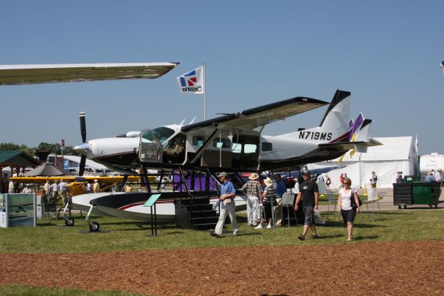 Cessna Caravan (N719MS) - CESSNA DISPLAY OSHKOSH 08