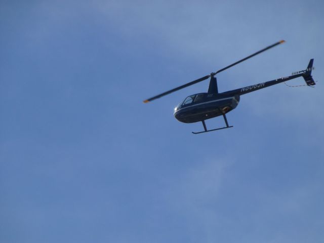 Robinson R-44 (N806JR)