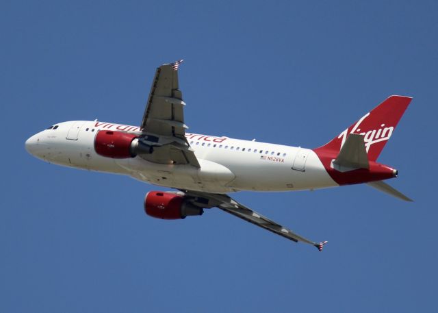 Airbus A319 (N528VA) - At DFW.