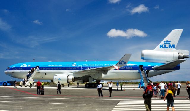 Boeing MD-11 (PH-KCH) - 2004 - Our ride home