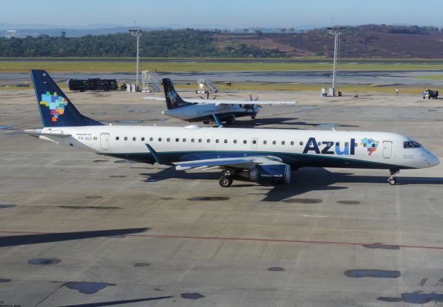 EMBRAER 195 (PR-AUI)