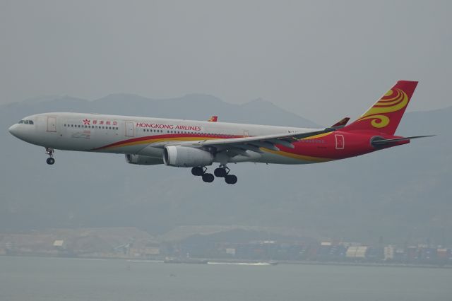 Airbus A330-200 (B-LNI)