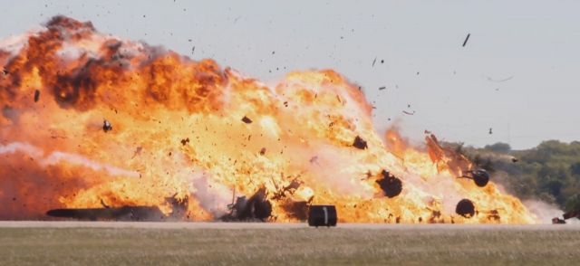 Boeing B-17 Flying Fortress (N7227C) - A tragedy at the wings over Dallas. 