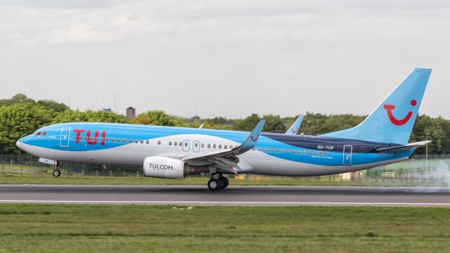 Boeing 737-800 (OO-TUP)