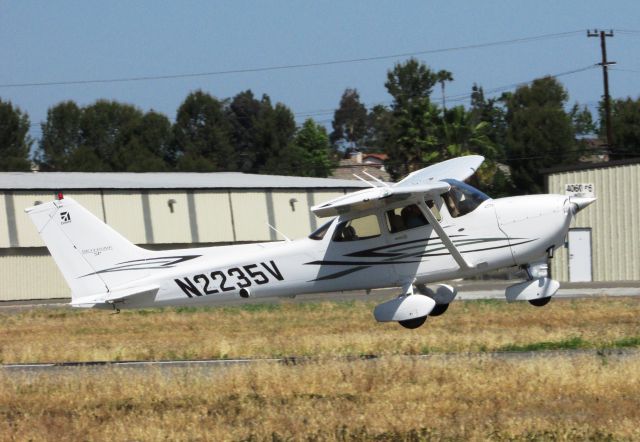 Cessna Skyhawk (N2235V) - Taking off from RWY 6