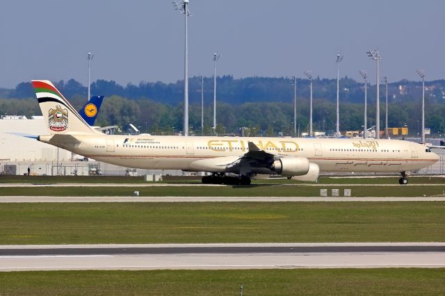 Airbus A340-600 (A6-EHH)