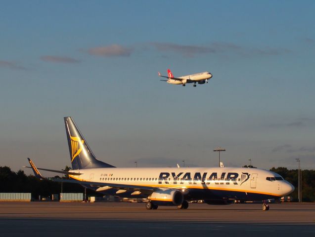 Boeing 737-800 (EI-ENL)