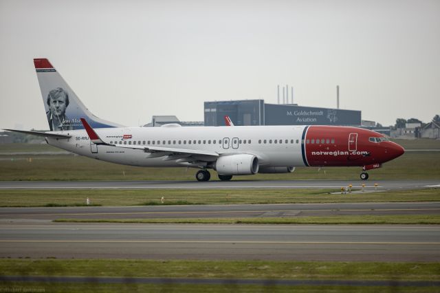 Boeing 737-700 (SE-RRJ) - From Runway R22