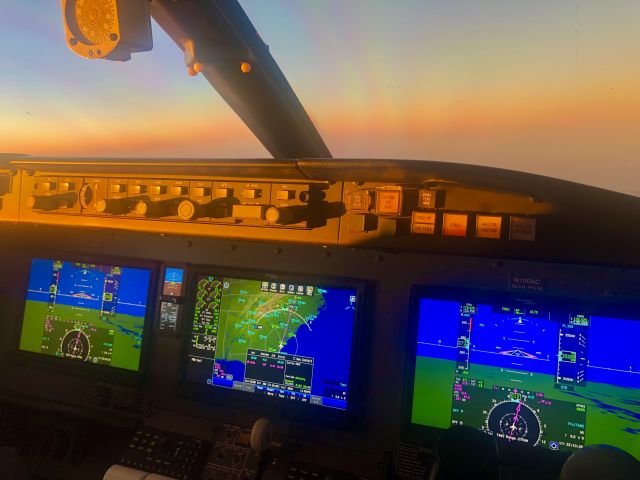 Canadair Challenger (N100AC) - Northbound KPBI-KCHO at sunset with the Pro Line Fusion upgrade in our 604