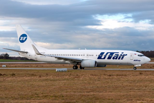 Boeing 737-800 (VQ-BJF)